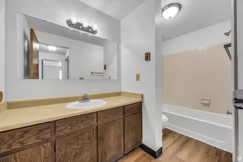 Bath - 370 Aria Blvd E, Wendover, UT 84083 photo 1 of 2