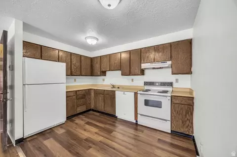 Kitchen - 370 Aria Blvd E, Wendover, UT 84083 photo 1 of 3