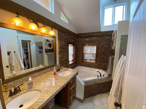 Bath - 320 S 500 E, Mount Pleasant, UT 84647 photo 1 of 3