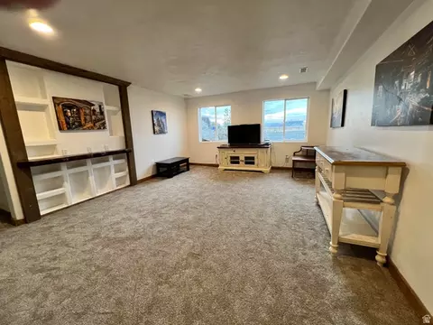 Living - 320 S 500 E, Mount Pleasant, UT 84647 photo 4 of 5
