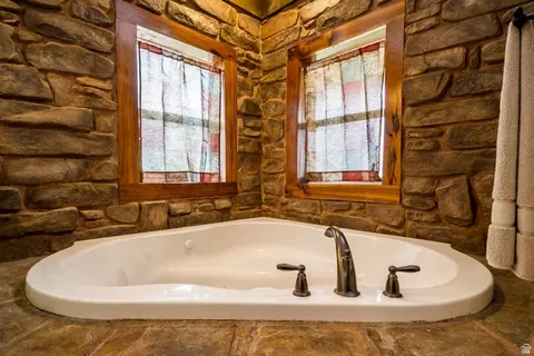Bath - 320 S 500 E, Mount Pleasant, UT 84647 photo 2 of 3