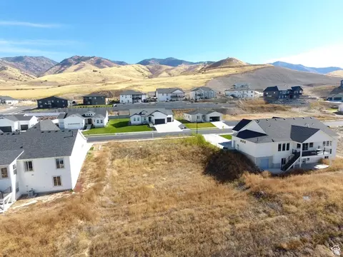 641 S 1080 E #44, Smithfield, UT 84335 photo 2