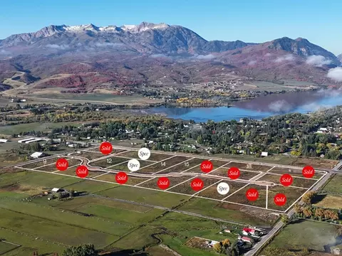 423 S 7900 St E #12, Huntsville, UT 84317