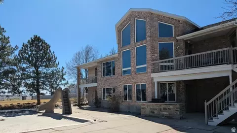 2428 W Silverpoint Way S, Bluffdale, UT 84065