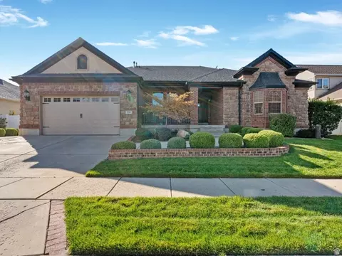 330 W Paradiso Ln, Centerville, UT 84014
