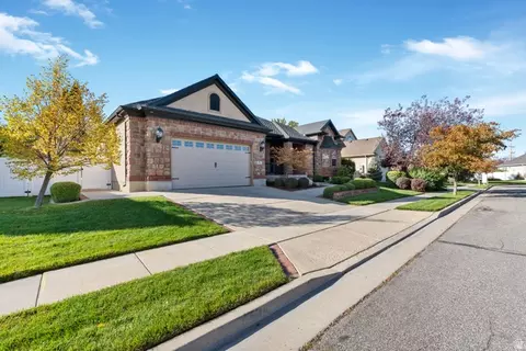 Exterior - 330 W Paradiso Ln, Centerville, UT 84014 photo 7 of 7