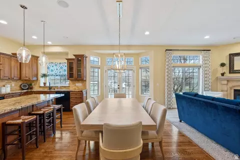 Dining - 330 W Paradiso Ln, Centerville, UT 84014 photo 1 of 1