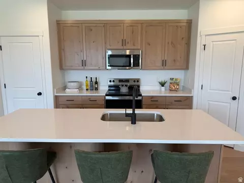 Kitchen - 272 E 850 S #7-201, Spanish Fork, UT 84660 photo 2 of 3