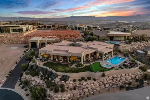 2040 S Pinnacle Cir, Saint George, UT 84790
