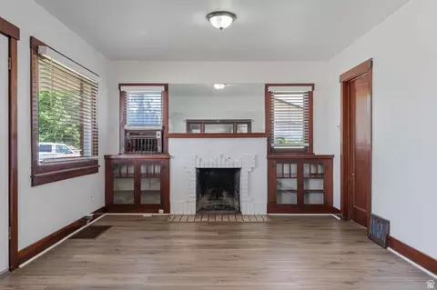 Living - 921 W 2700 S, Syracuse, UT 84075 photo 4 of 4