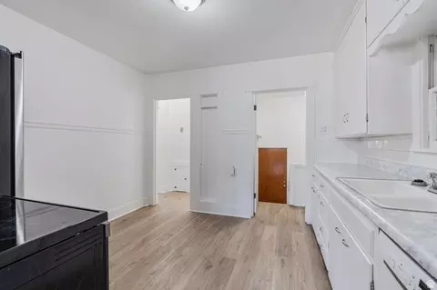 Kitchen - 921 W 2700 S, Syracuse, UT 84075 photo 4 of 4