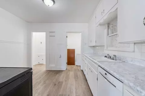 Kitchen - 921 W 2700 S, Syracuse, UT 84075 photo 3 of 4