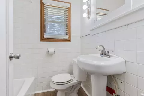 Bath - 921 W 2700 S, Syracuse, UT 84075 photo 1 of 1