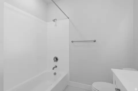 Bath - 677 E 800 S St S, Springville, UT 84663 photo 3 of 5