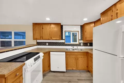 1200 El Sendero Cir S, Salt Lake City, UT 84117