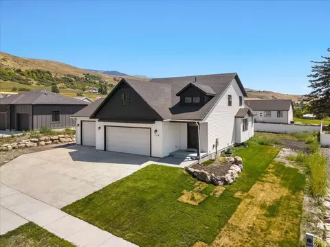 Exterior - 328 E 300 N, Richmond, UT 84333 photo 3 of 4