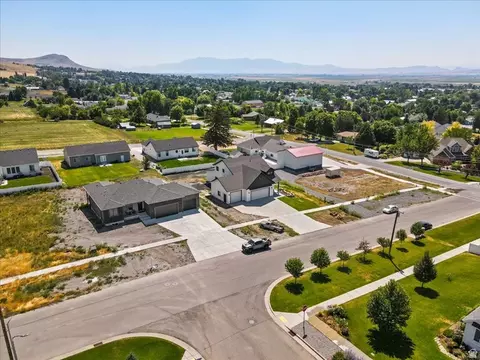 View/Area - 328 E 300 N, Richmond, UT 84333 photo 1 of 18