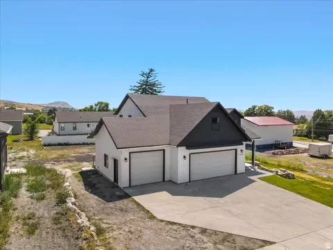 Exterior - 328 E 300 N, Richmond, UT 84333 photo 4 of 4