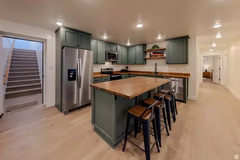 Kitchen - 33 E Merriam Ct, Moab, UT 84532 photo 4 of 6
