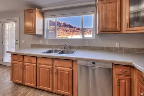 Kitchen - 33 E Merriam Ct, Moab, UT 84532 photo 2 of 6