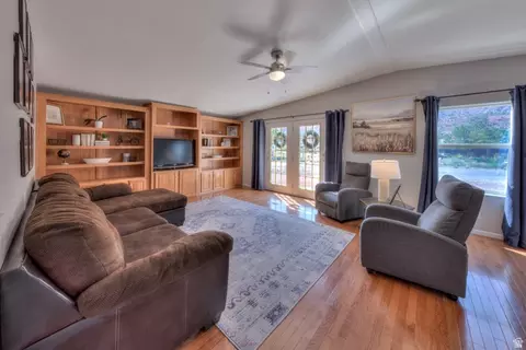 Living - 33 E Merriam Ct, Moab, UT 84532 photo 5 of 7