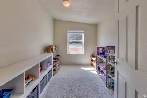 Bedroom - 33 E Merriam Ct, Moab, UT 84532 photo 6 of 8