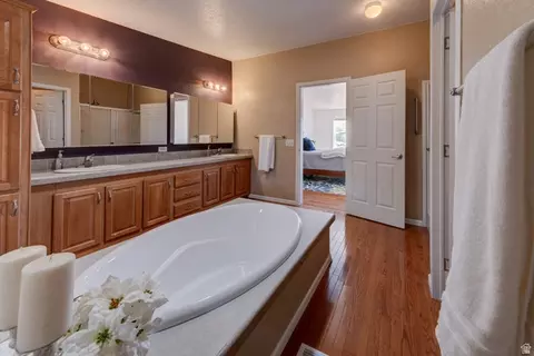 Bath - 33 E Merriam Ct, Moab, UT 84532 photo 1 of 4