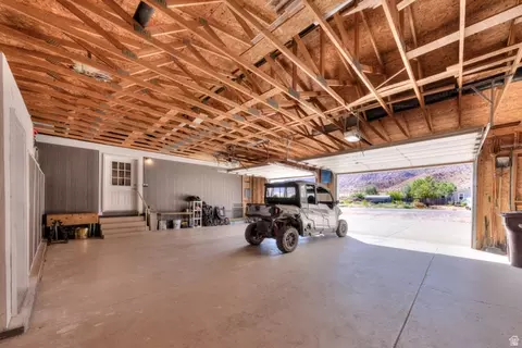 Exterior - 33 E Merriam Ct, Moab, UT 84532 photo 2 of 8