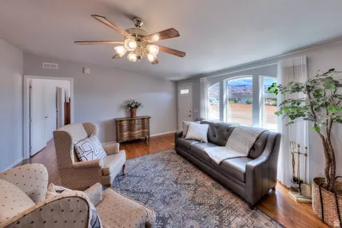 Living - 33 E Merriam Ct, Moab, UT 84532 photo 3 of 7