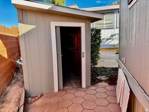 Exterior - 1160 E Telegraph St #12, Washington, UT 84780 photo 3 of 3