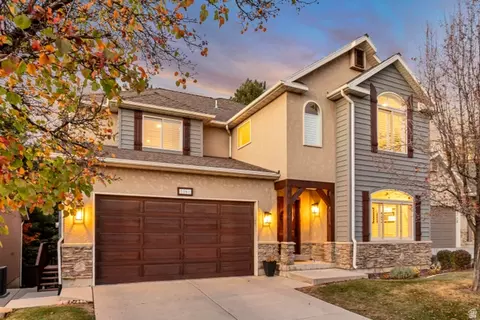 3261 E Lantern Hill Ct, Cottonwood Heights, UT 84093