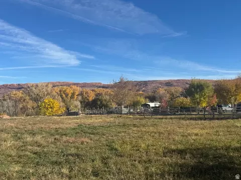 396 W 200 S, Moab, UT 84532 photo 11