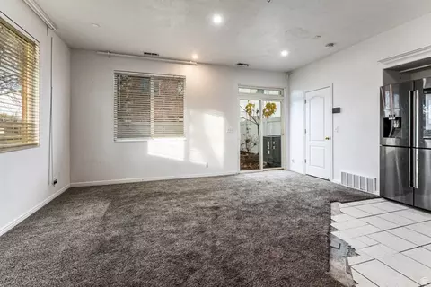 Living - 75 N Peregrine Ln #8, Bountiful, UT 84010 photo 1 of 2