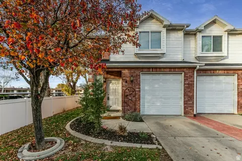 75 N Peregrine Ln #8, Bountiful, UT 84010