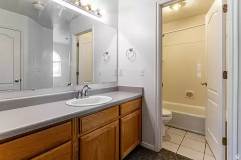 Bath - 75 N Peregrine Ln #8, Bountiful, UT 84010 photo 2 of 5