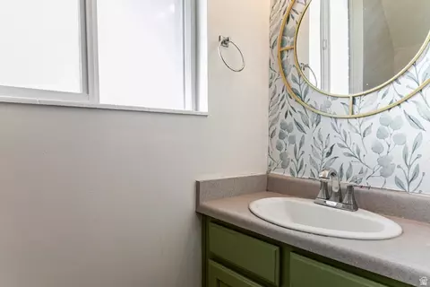 Bath - 75 N Peregrine Ln #8, Bountiful, UT 84010 photo 5 of 5