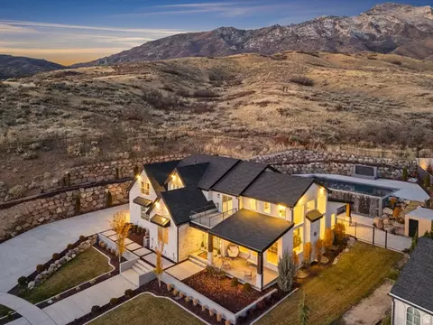 Exterior - 19 Elk Ct, Alpine, UT 84004 photo 2 of 11