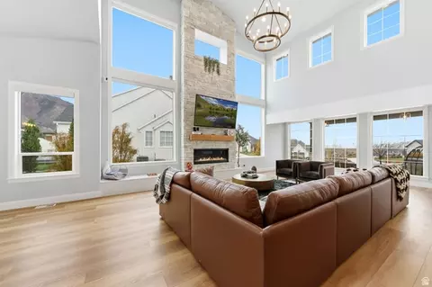 Living - 19 Elk Ct, Alpine, UT 84004 photo 2 of 3