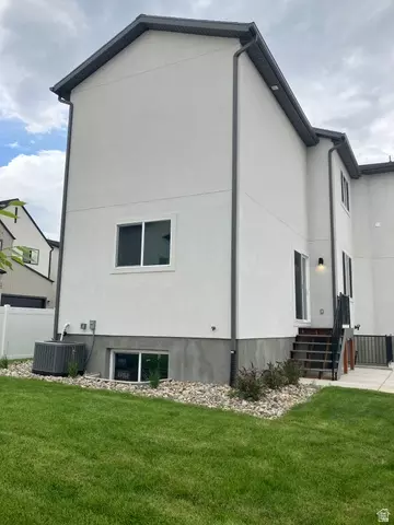 Exterior - 352 E Mistilake Ln #20, Draper, UT 84020 photo 2 of 3