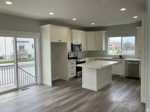 Kitchen - 352 E Mistilake Ln #20, Draper, UT 84020 photo 1 of 1