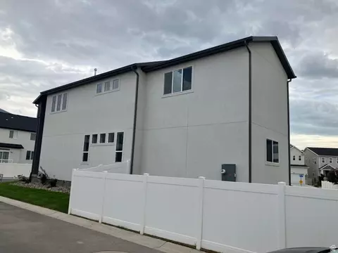 Exterior - 352 E Mistilake Ln #20, Draper, UT 84020 photo 3 of 3