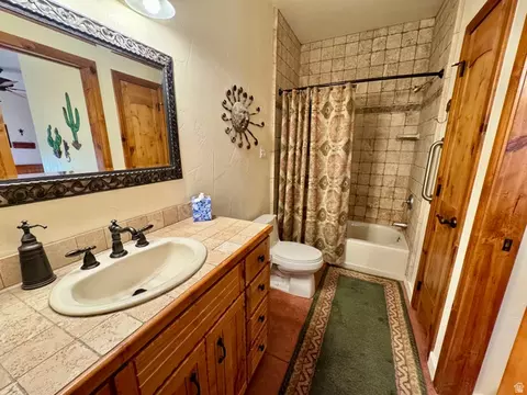 Bath - 2197 Rio Verde, Moab, UT 84532 photo 3 of 4