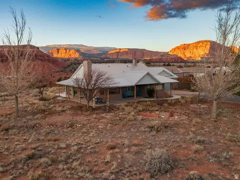 397 N Wendy Dr, Torrey, UT 84775