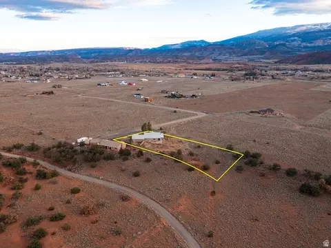 View/Area - 397 N Wendy Dr, Torrey, UT 84775 photo 5 of 10