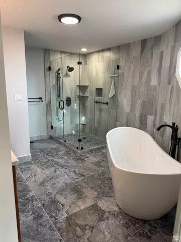 Bath - 397 N Wendy Dr, Torrey, UT 84775 photo 2 of 5