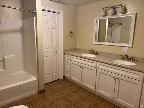 Bath - 397 N Wendy Dr, Torrey, UT 84775 photo 4 of 5