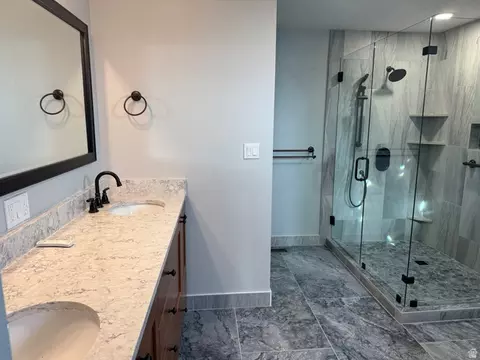 Bath - 397 N Wendy Dr, Torrey, UT 84775 photo 3 of 5