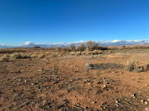 9813 E 4000 N, Lapoint, UT 84039 photo 7