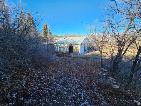 Exterior - 1064 E Tabby Access Rd, Tabiona, UT 84072 photo 3 of 4