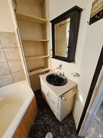 Bath - 1064 E Tabby Access Rd, Tabiona, UT 84072 photo 2 of 2